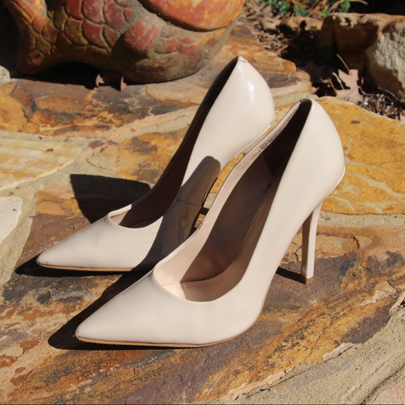 Guess heels size 7.5 nude - Picture 2 of 4